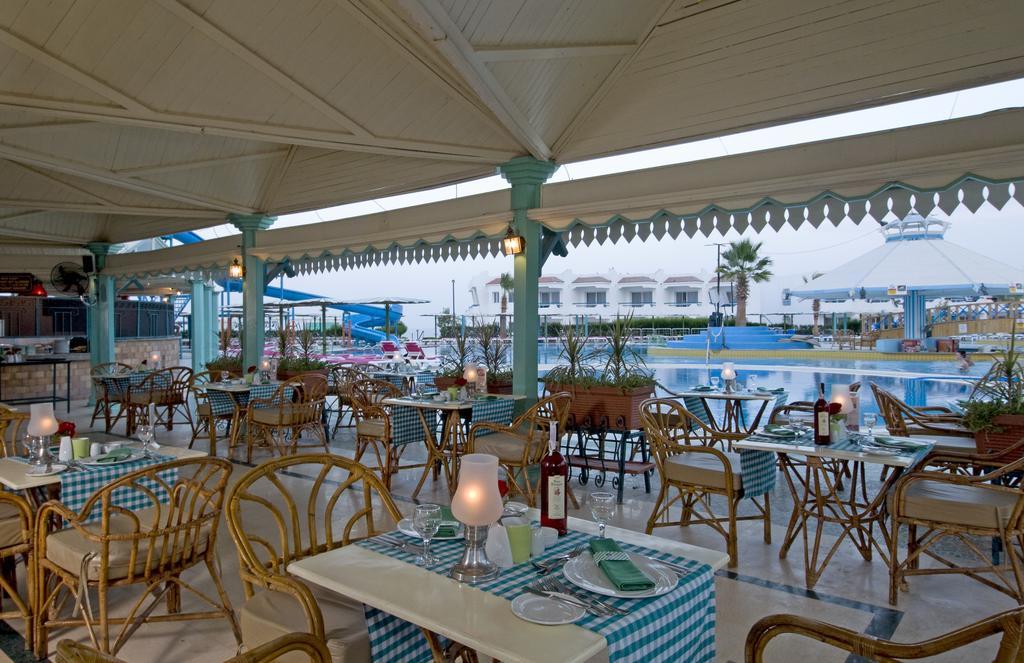 Dreams Beach Resort - Sharm El Sheikh Bagian luar foto The poolside restaurant at the hotel