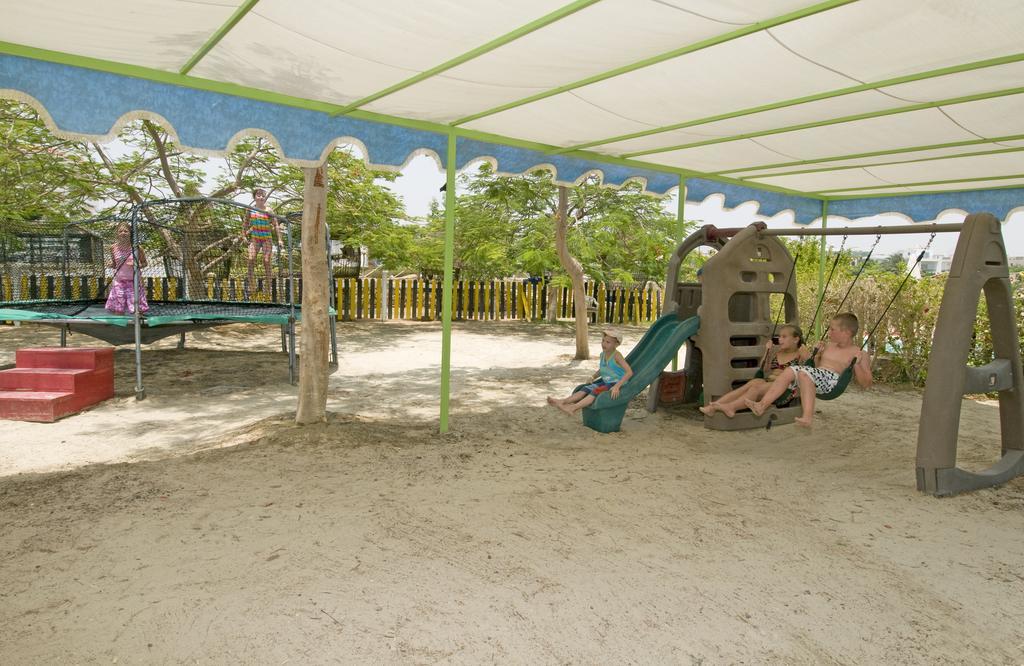 Dreams Beach Resort - Sharm El Sheikh Bagian luar foto Playground at the zoo